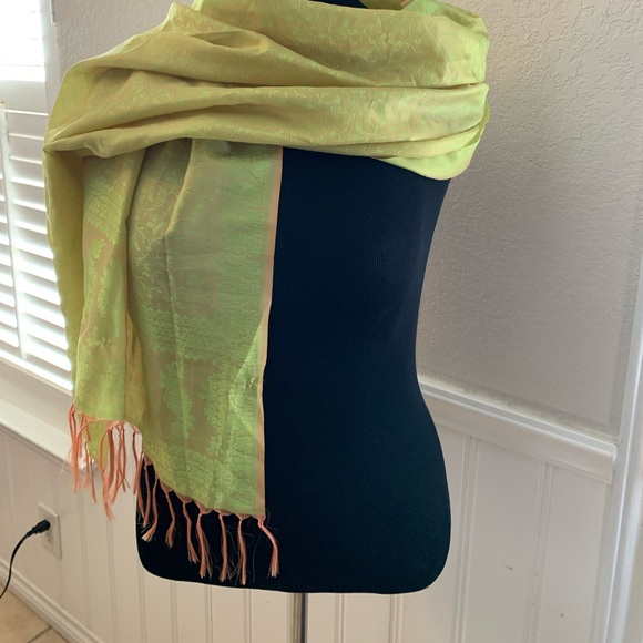 Scarf - Picture 2 of 6